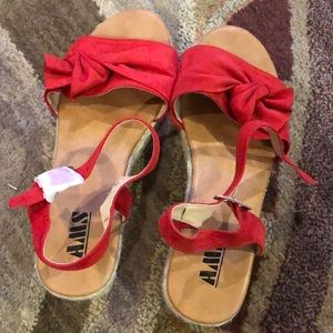 Red wedge Size 9